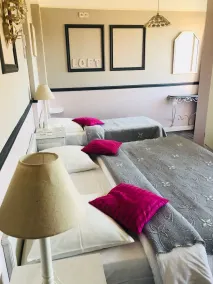 Hôtel du Centre - Room
