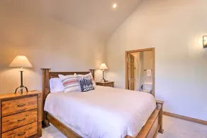 NY! Chic Silverthorne Condo, skridt til Blue River! - Interiør