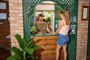 On The Wallaby Eco Lodge - Reception