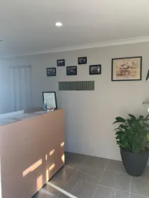 Gunsynd Motor Inn - Vestíbulo