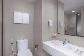 favehotel Sorong - Bathroom