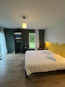 Hôtel Les Voisins Beaucemaine - Habitación