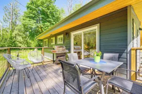 Deck, Hot Tub & Views: Sleek Getaway in Index! - Interiør