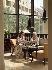 Sofitel Bahrain Zallaq Thalassa Sea & Spa - Siddeområde i lobbyen