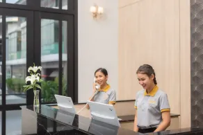 One Patio Hotel Pattaya - SHA Extra Plus - Rezeption