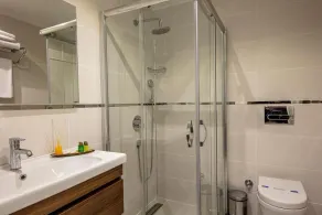 Mr Beyaz Hotel Sisli Istanbul - Bathroom