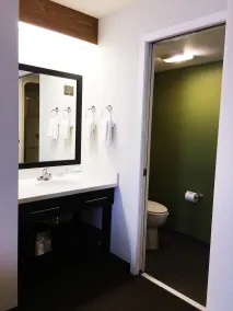 Sleep Inn Sea Tac Airport - Bathroom