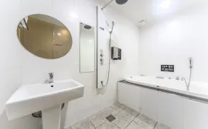 The B&B Changwon - Bathroom