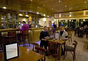 Beach Hotel & Restaurant - Restaurant