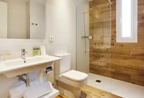Sercotel Logroño Suites - Badeværelse