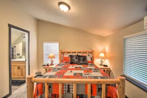 Cozy Cabin - 5 Miles to Mt Rainier National Park! - Innvendig