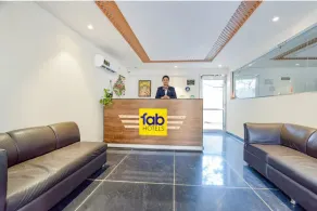 FabHotel JBS Heritage - Réception
