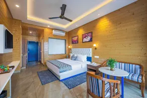 Hotel Wood Stock Luxury - A Boutique Property - Penthouse - Open Air Restaurant & Terrace - Room