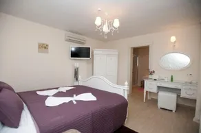 Riva's Club - Room