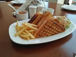 Holy River Hotel - Restaurant