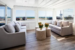 Breakwater Hotel - Hall