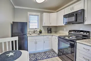 Walk to Surfside Beach: Studio w/ Covered Balcony - Interiør