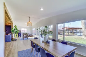 Modern Buckeye Lake Retreat: Game Room & Fire Pit! - Innvendig