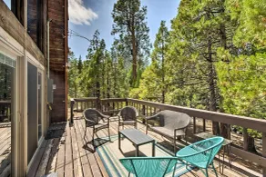 Charming Pinecrest Cabin w/ Private Deck - Innvendig
