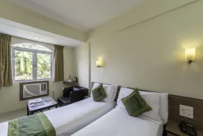 Treebo Green Park - Habitación