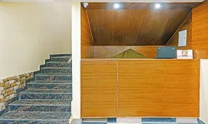 Treebo Dev With Valley View, Mall Road - Reception