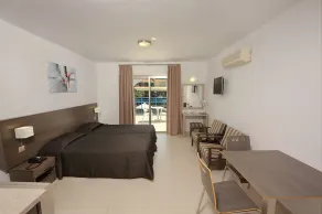 Petrosana Hotel Apartments - Quarto