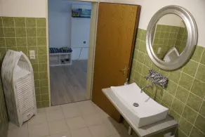 Oasis Apartment - Bathroom