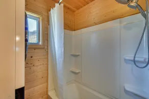 Cozy Dillard Cabin w/ Mountain Views & Pool Access - Innvendig