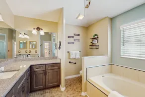Sebastian Serenity - Baño