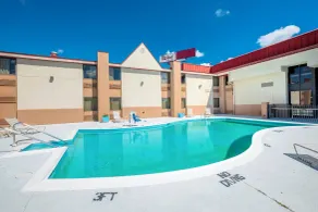 Red Roof Inn & Suites Cincinnati North-Mason - Pool