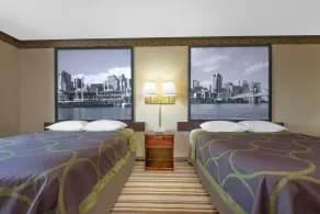 Super 8 by Wyndham Wapakoneta - Room