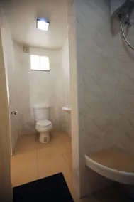 Guindulman Bay Tourist Inn - Salle de bain