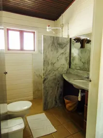 Chalés Aguaí Apart Hotel - Badezimmer