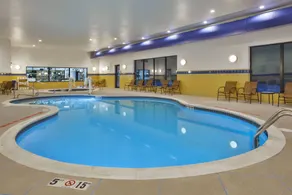 Holiday Inn Express & Suites Washington - Meadow Lands by IHG - Piscine