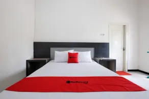 RedDoorz near Moro Mall Purwokerto - Chambre