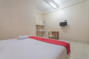 RedDoorz Syariah near Terminal Batu Ampar 2 - Chambre