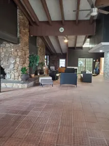 Happy Bay - Lobby