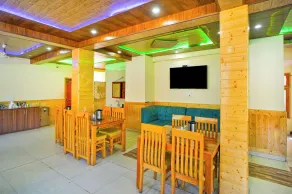Nirvana Hills - Restaurant
