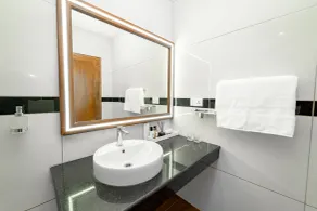 Skylar Seaview Beach Resort & Ayurveda Varkala - Badezimmer