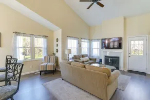 Wichita Townhome w/ Patio: 9 Mi to Downtown! - Interiør