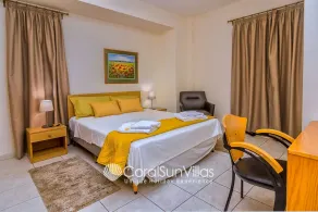 Wonderful quiet area, Completely Privacy, Large Private Pool, Colourful Garden - Room