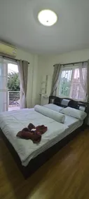 Charming 3-Bedroom House with Pool Near Lat Krabang Airport - Room