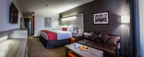 Best Western Plus Village Park Inn - Chambre