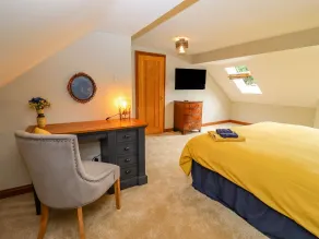 Corner House - Room