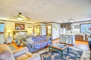 4 Mi to Sandy, Oregon: Studio w/ Mtn View - Interiör