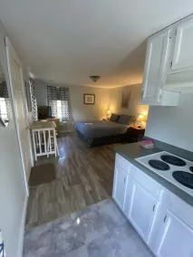 Hanscom's Motel & Cottages - Chambre