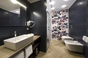 Hotel Baylle - Bathroom