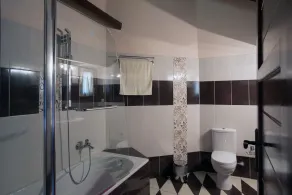 Mansion Terpou - Bathroom