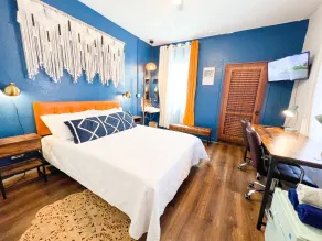ITH San Diego Mission Beach Backpacker Hostel - Room