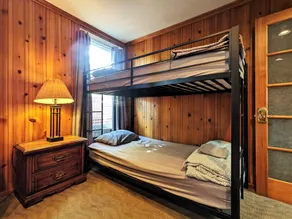 Bunk & Brew Historic Lucas House - Hostel - Room